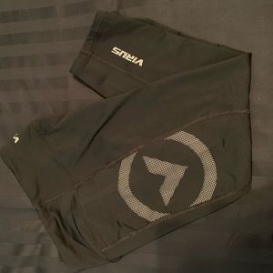 Virus compression tights - cropped